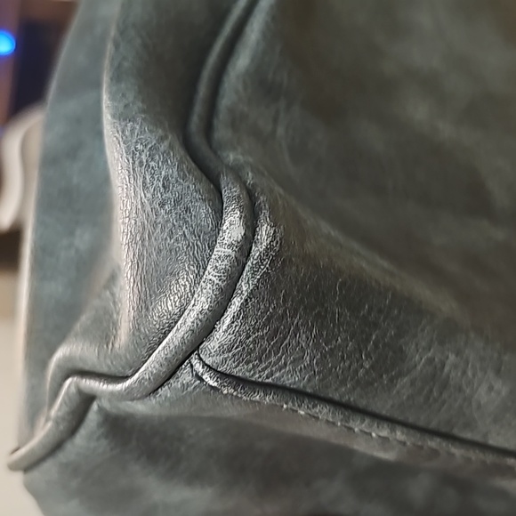 Genuine Leather Beautiful Design Women's Bag. - Picture 14 of 16